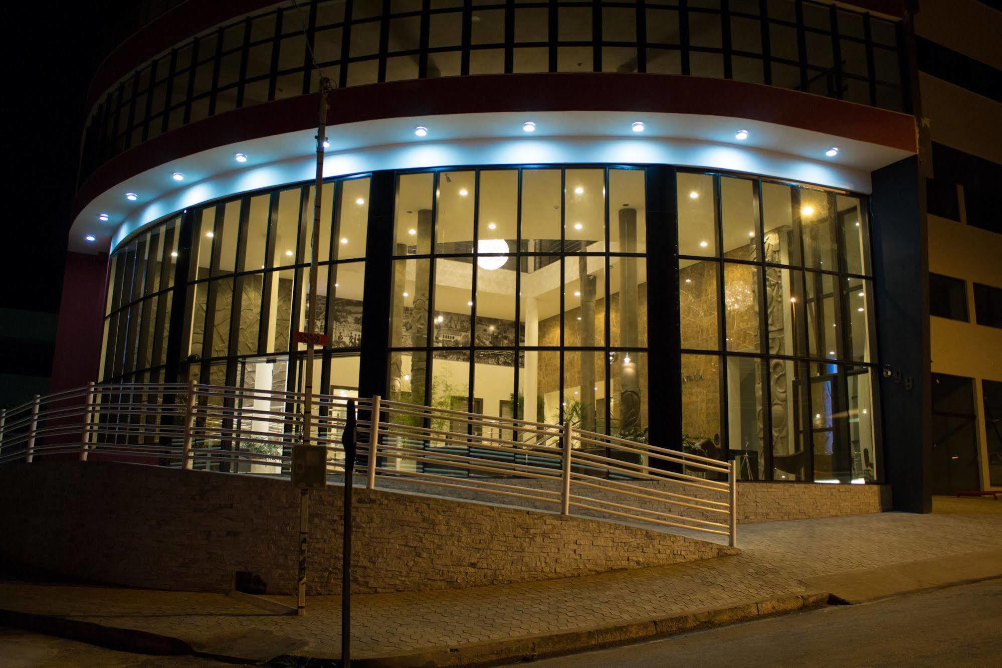 Minas Platinum Hotel & Convention Conselheiro Lafaiete Buitenkant foto